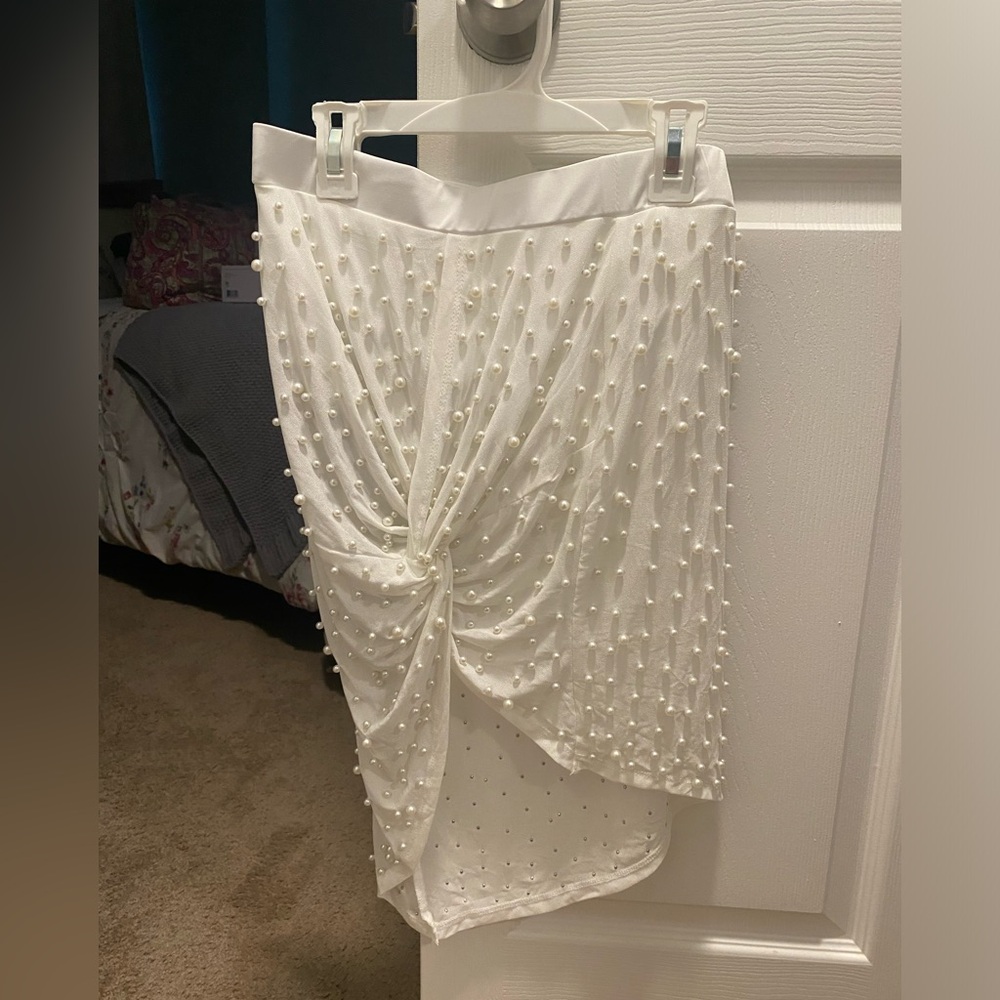 Never worn 12th tribe skirt